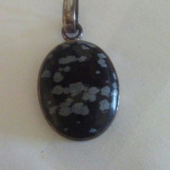 Vintage Jewelry - Vintage Snowflake Obsidian Stone Necklace Cabachon